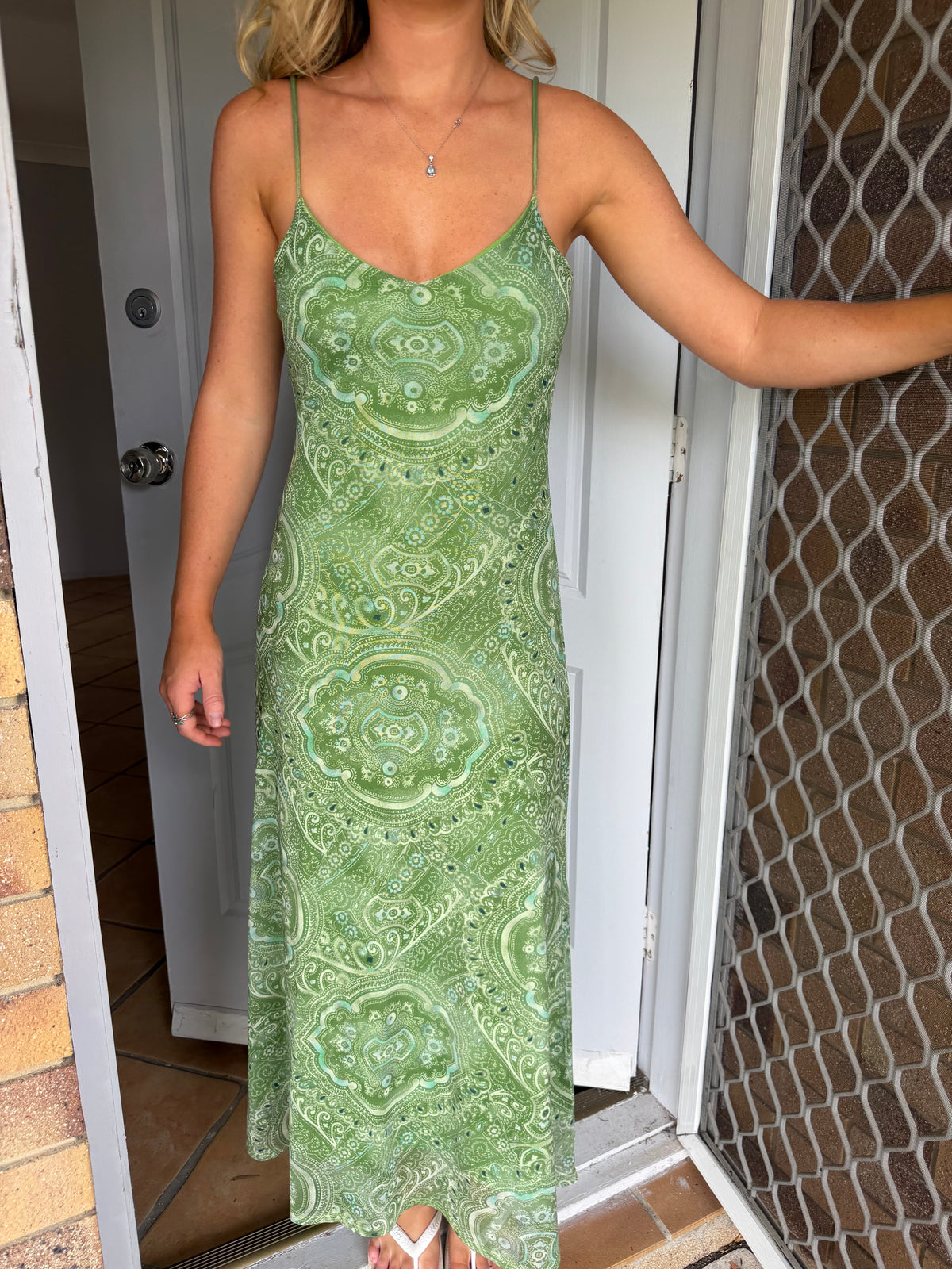 URBAN OUTFITTERS - PAISLY MIDI DRESS