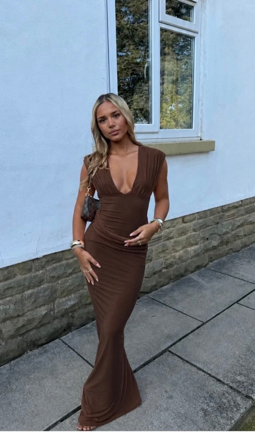 PRETTY LITTLE THING- PLUNGE MAXI BROWN