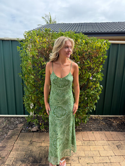 URBAN OUTFITTERS - PAISLY MIDI DRESS
