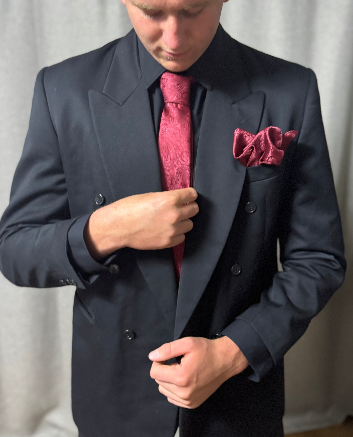 DRESS TIE - WINE RED