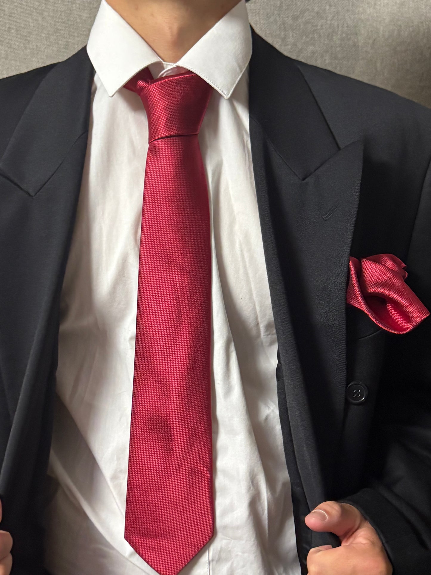 Tie - RED colored tie with a subtle pattern